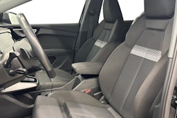 musta Audi Q4 e-tron 2022 kuva 7.