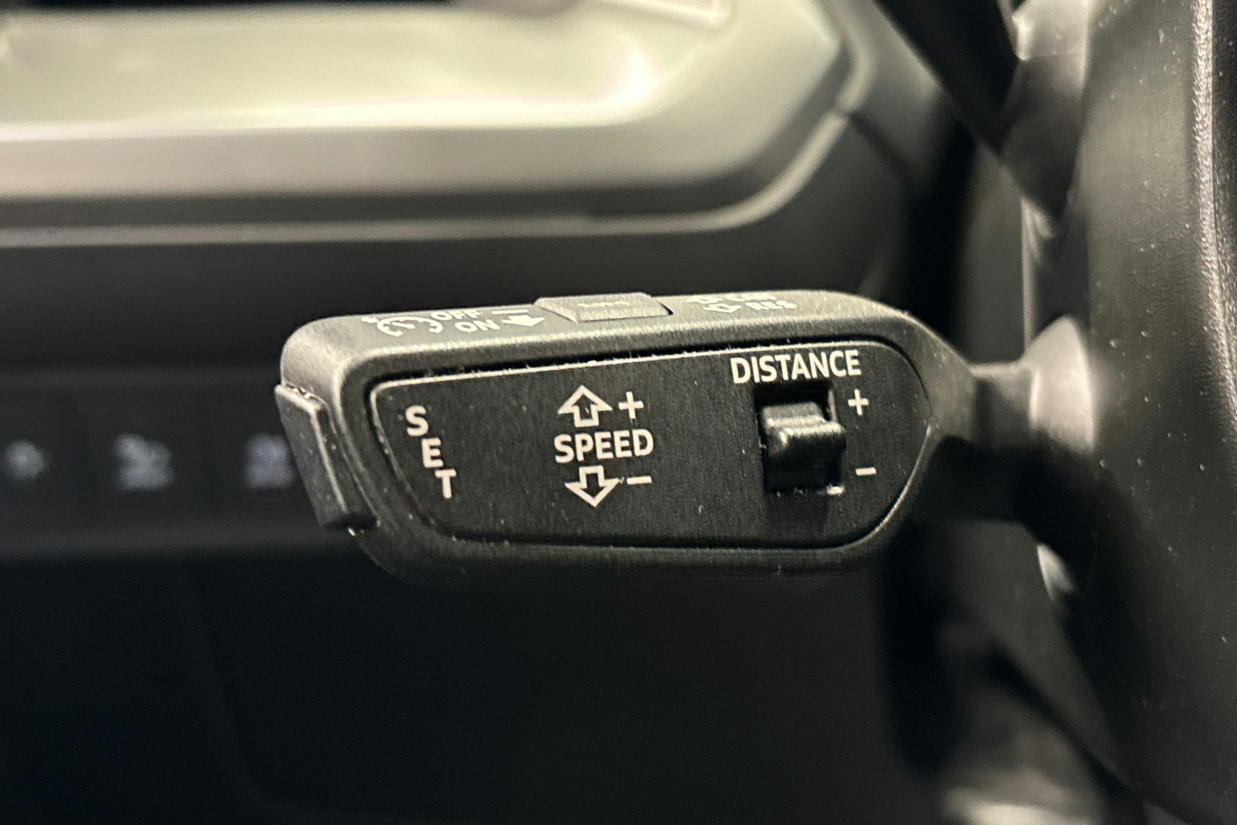 musta Audi Q4 e-tron 2022 kuva 16.