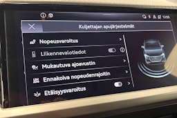 musta Audi Q4 e-tron 2022 kuva 20.