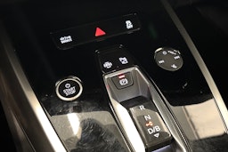 musta Audi Q4 e-tron 2022 kuva 23.