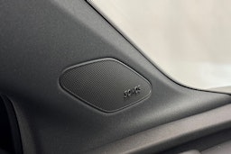 musta Audi Q4 e-tron 2022 kuva 26.