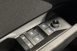 musta Audi Q4 e-tron 2022 kuva 28.