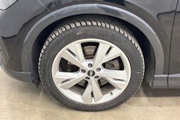 musta Audi Q4 e-tron 2022 kuva 34.