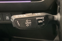 harmaa Audi Q4 e-tron 2022 kuva 19.