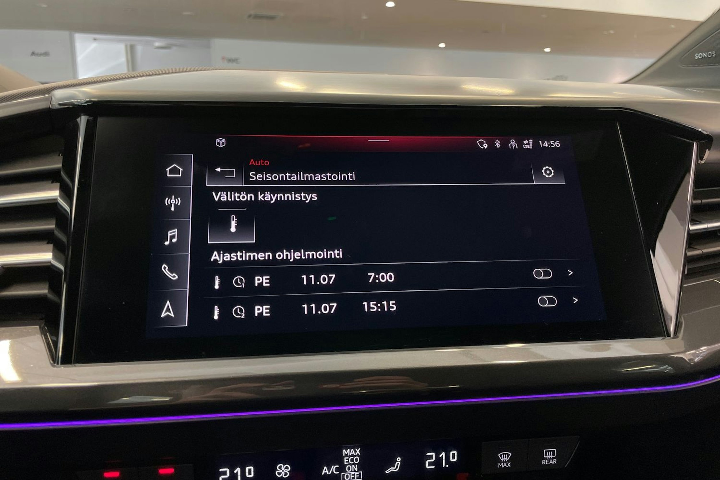 harmaa Audi Q4 e-tron 2022 kuva 22.