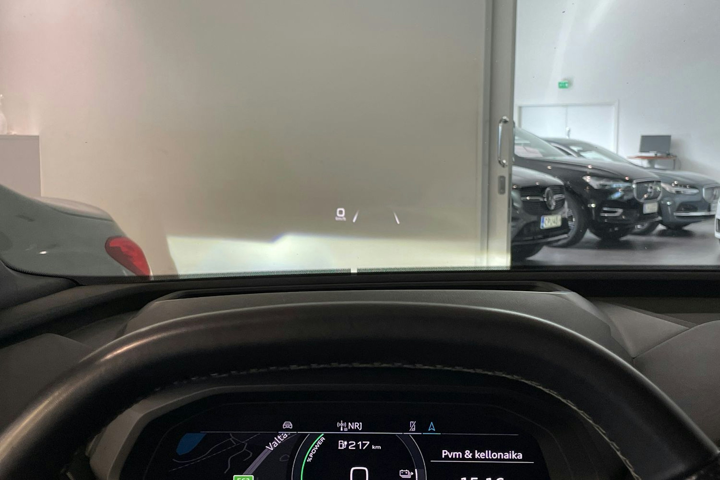 harmaa Audi Q4 e-tron 2022 kuva 28.
