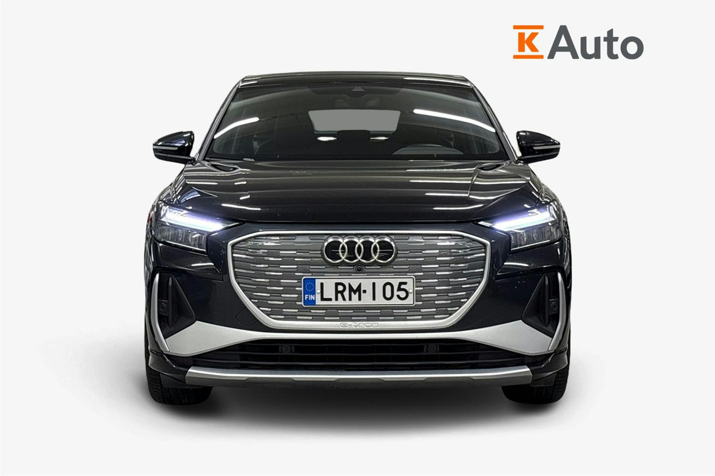musta Audi Q4 e-tron 2022 kuva 5.