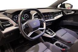 musta Audi Q4 e-tron 2022 kuva 7.