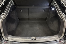 musta Audi Q4 e-tron 2022 kuva 17.