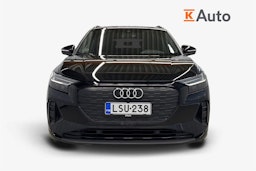 musta Audi Q4 e-tron 2022 kuva 5.