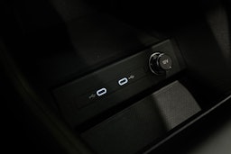 musta Audi Q4 e-tron 2022 kuva 20.
