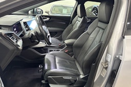 harmaa Audi Q4 e-tron 2022 kuva 14.