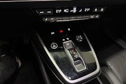 harmaa Audi Q4 e-tron 2022 kuva 18.