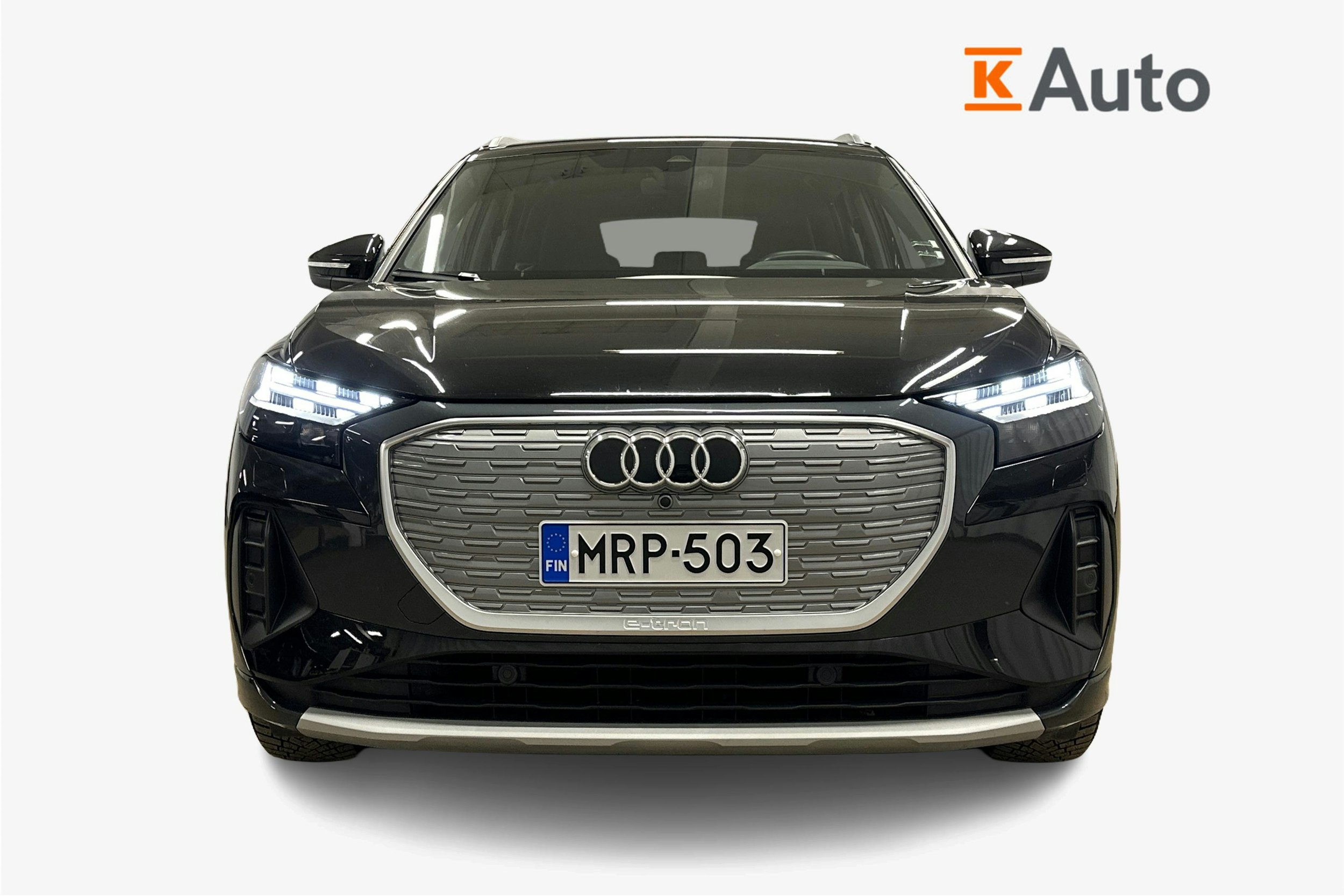 musta Audi Q4 e-tron 2022 kuva 5.