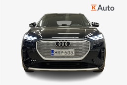 musta Audi Q4 e-tron 2022 kuva 5.