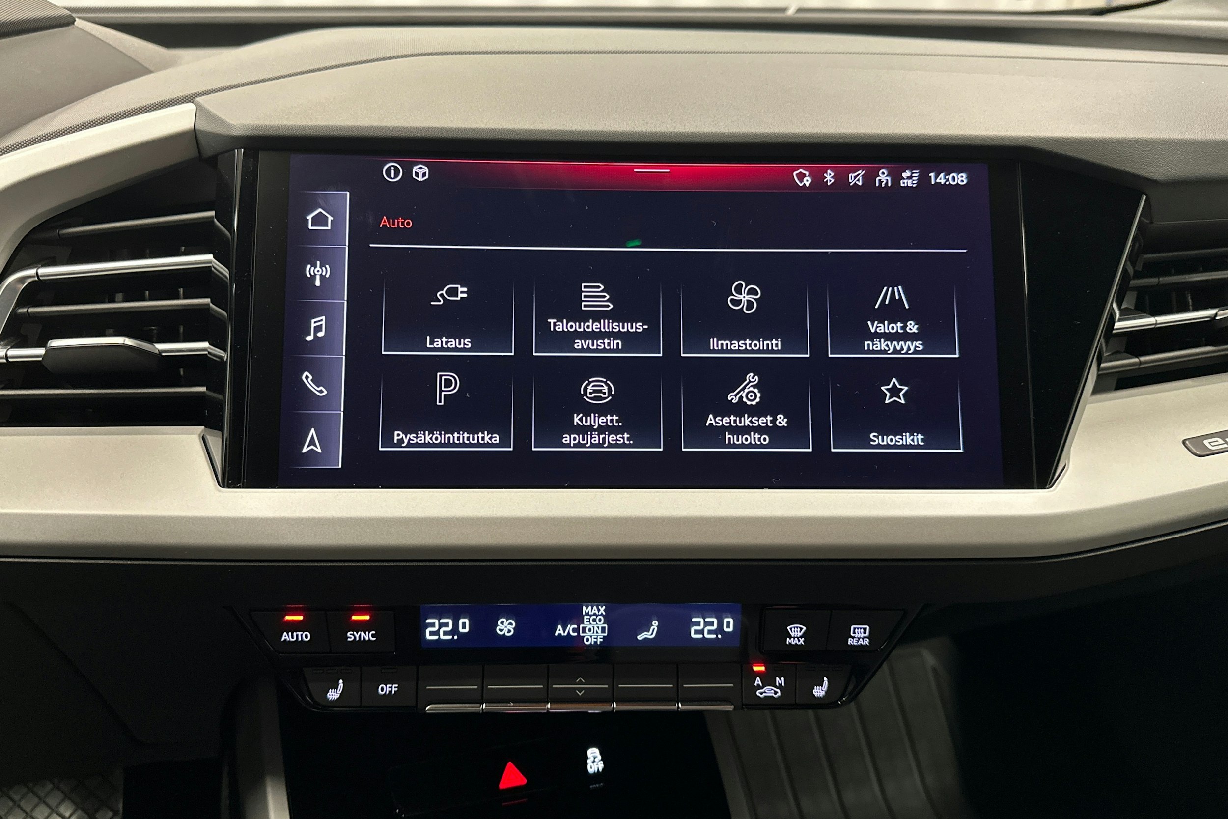 musta Audi Q4 e-tron 2022 kuva 21.