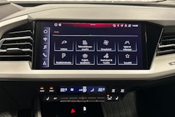 musta Audi Q4 e-tron 2022 kuva 21.