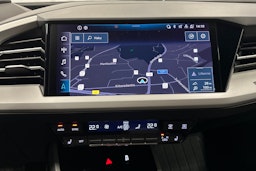 musta Audi Q4 e-tron 2022 kuva 22.