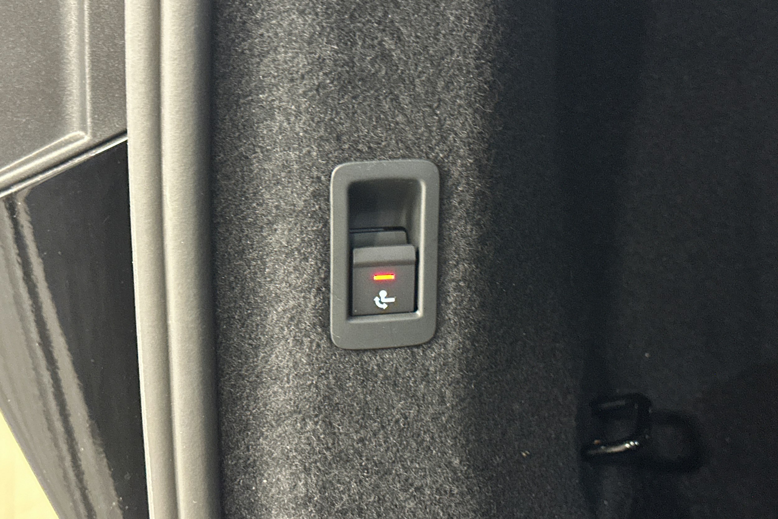 musta Audi Q4 e-tron 2022 kuva 26.