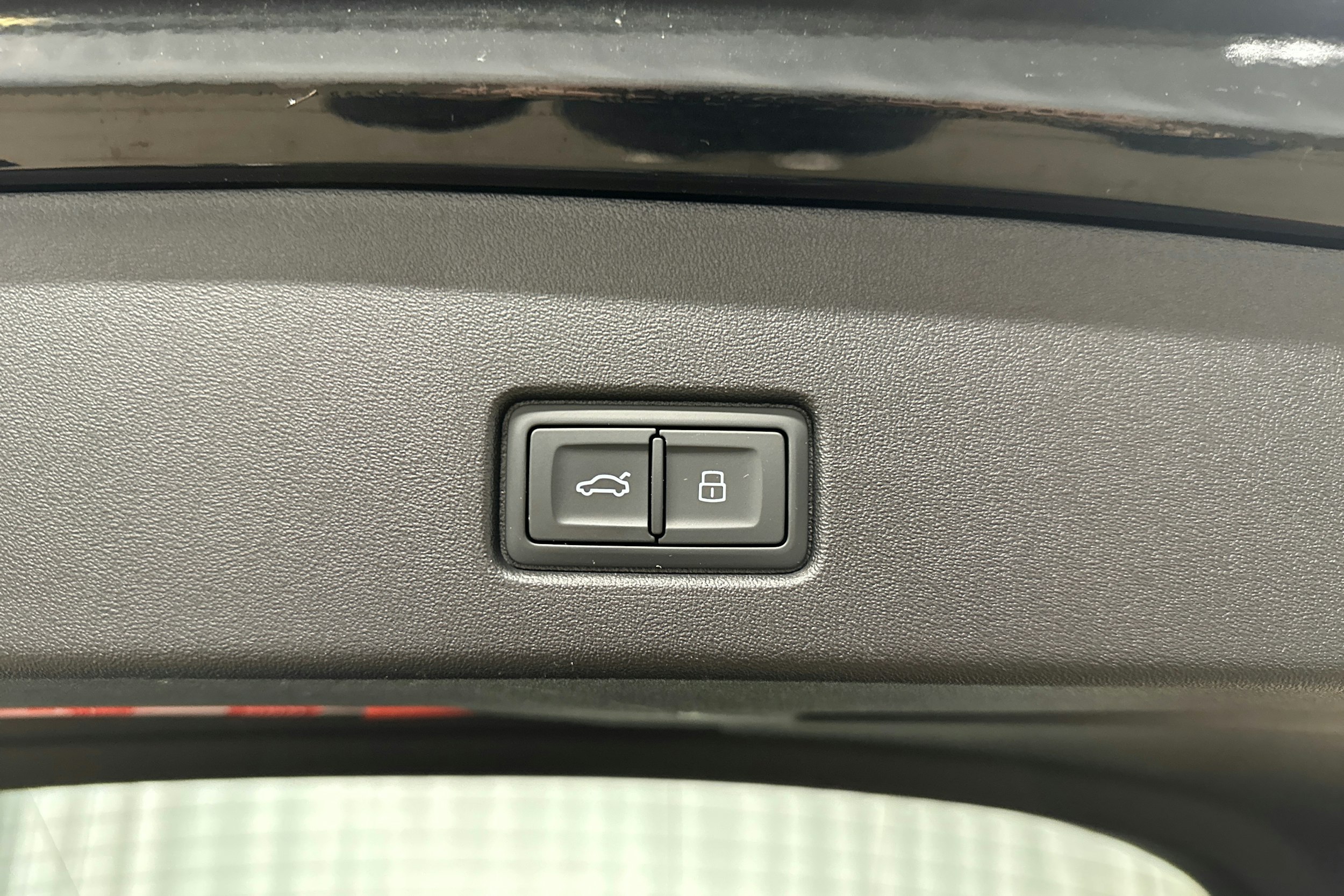 musta Audi Q4 e-tron 2022 kuva 27.