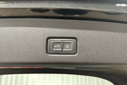 musta Audi Q4 e-tron 2022 kuva 27.