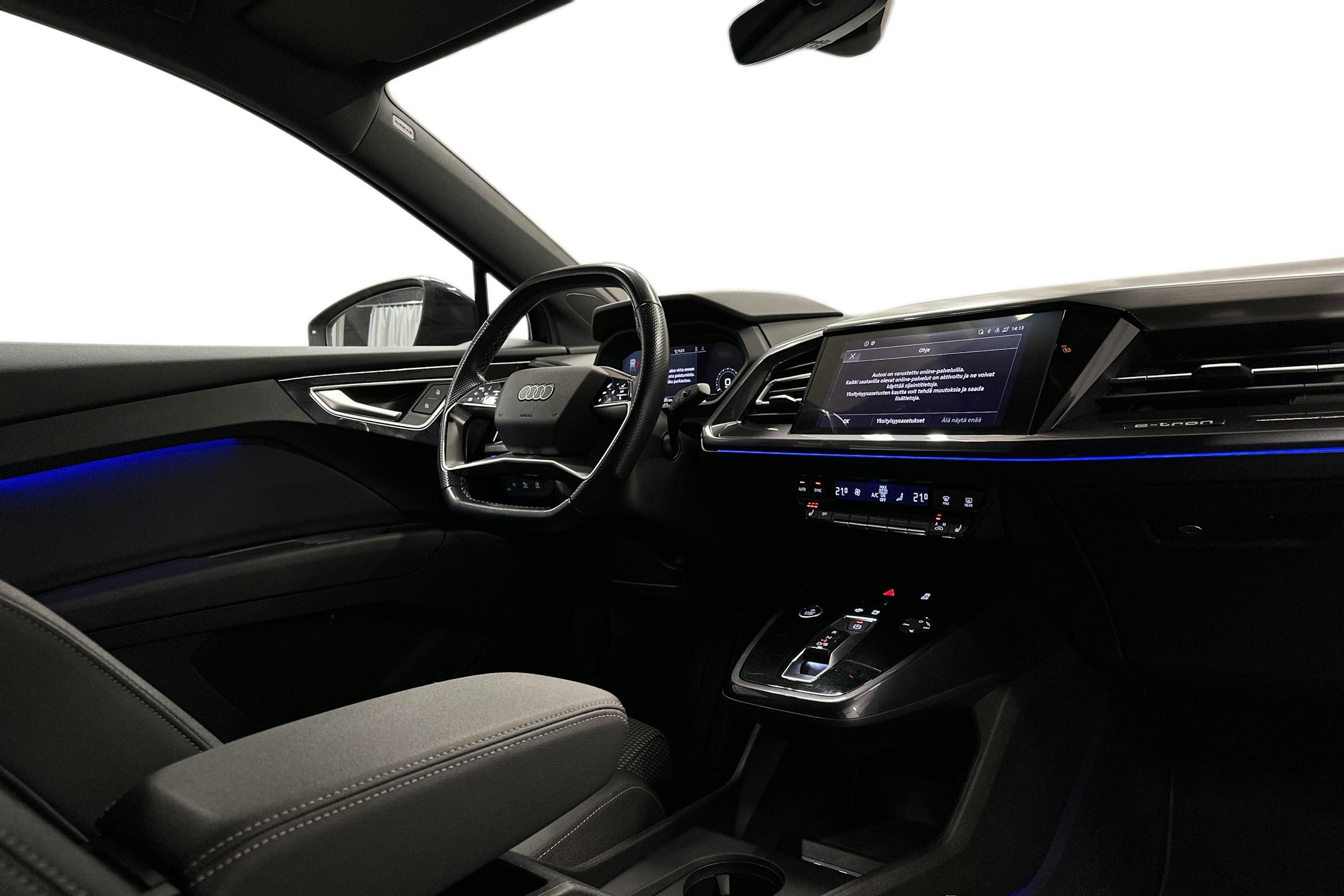 violetti Audi Q4 e-tron 2022 kuva 9.