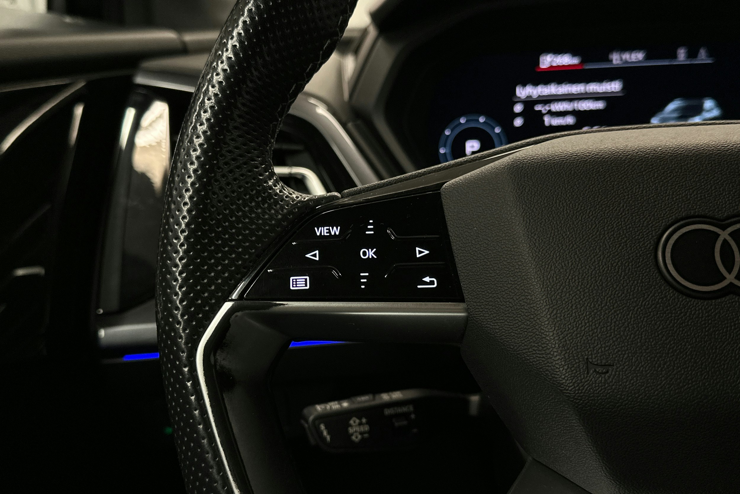 violetti Audi Q4 e-tron 2022 kuva 14.