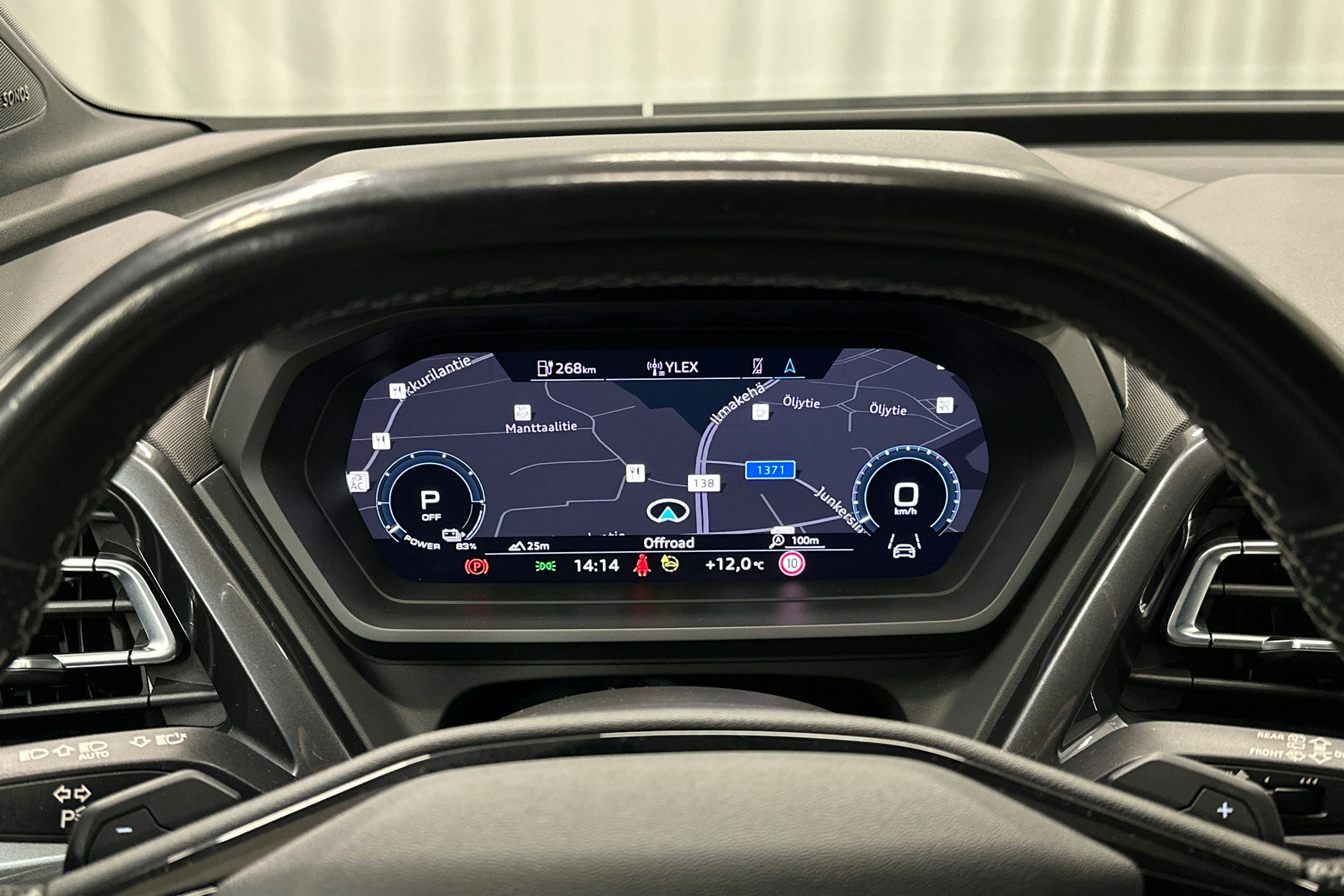 violetti Audi Q4 e-tron 2022 kuva 16.