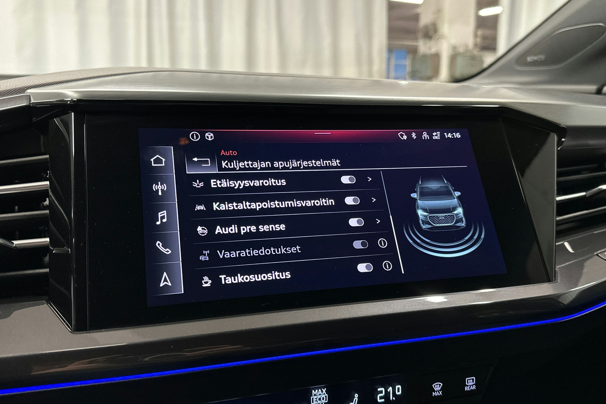 violetti Audi Q4 e-tron 2022 kuva 21.