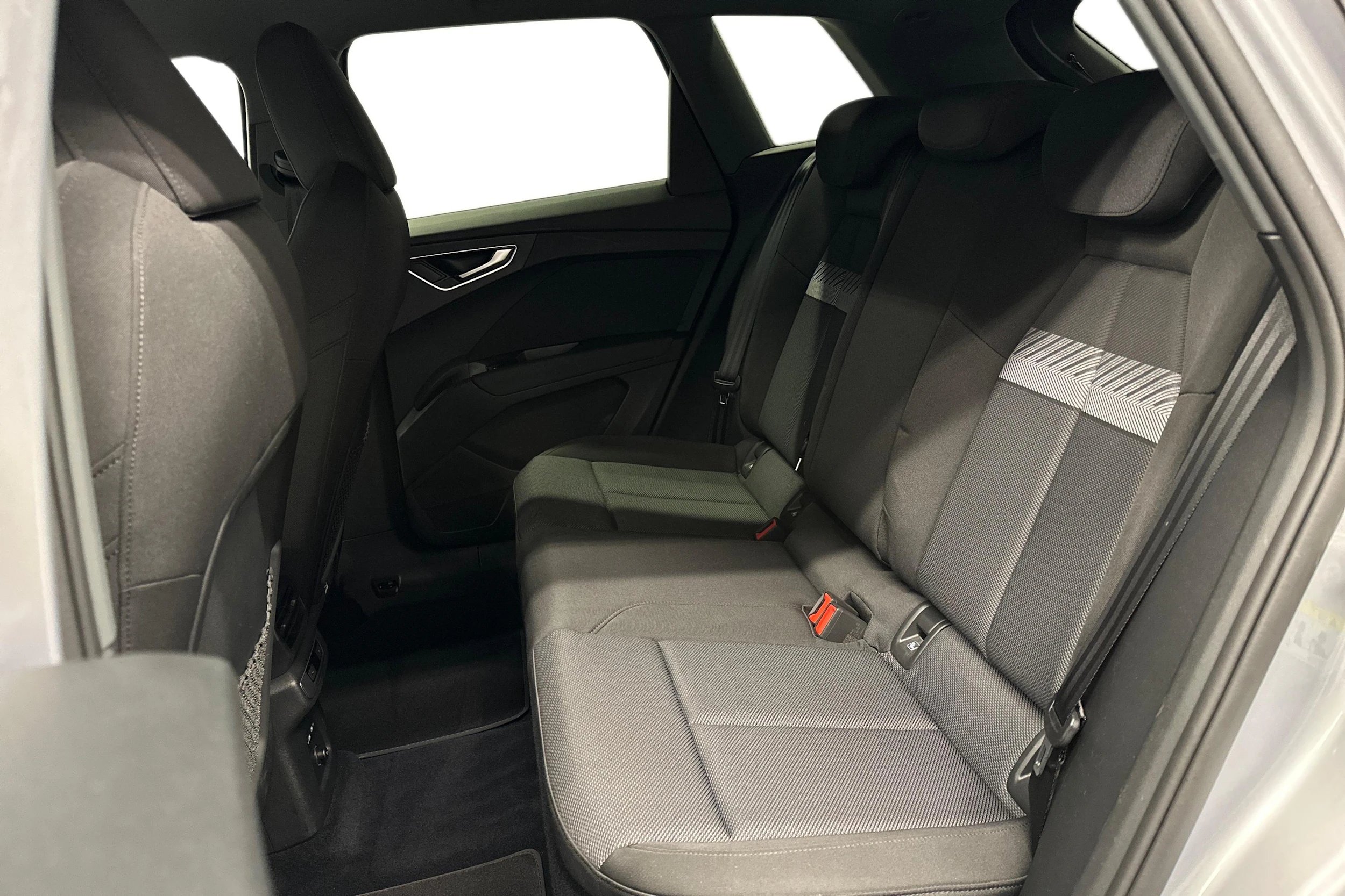 hopea Audi Q4 e-tron 2022 kuva 8.