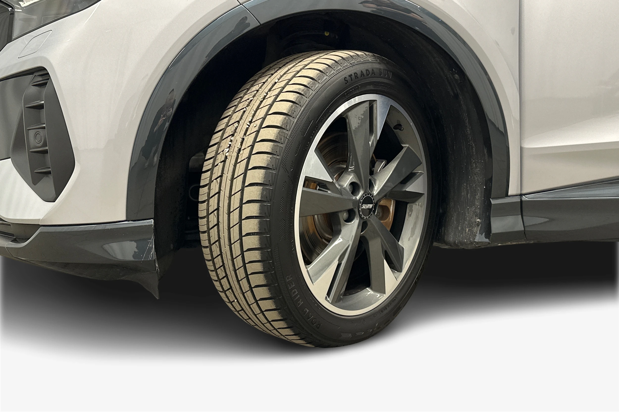 hopea Audi Q4 e-tron 2022 kuva 9.