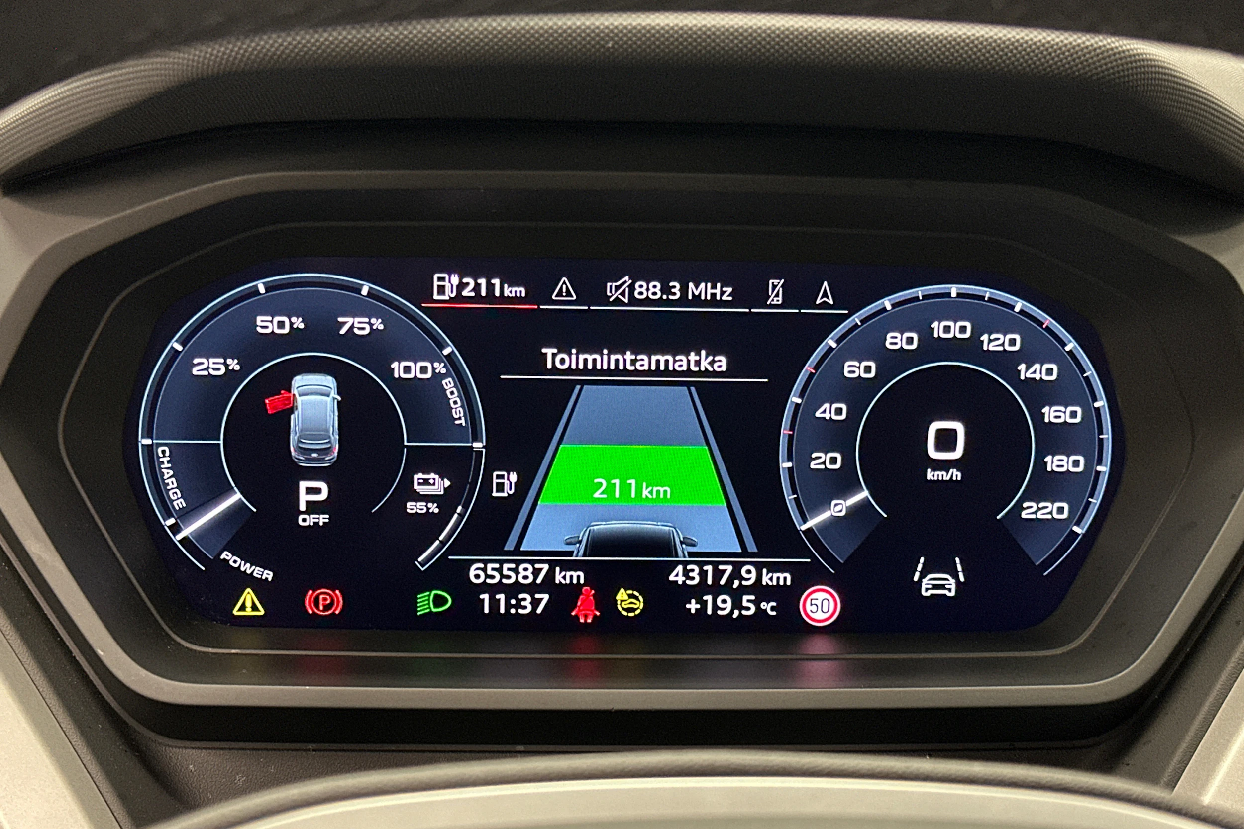 hopea Audi Q4 e-tron 2022 kuva 13.