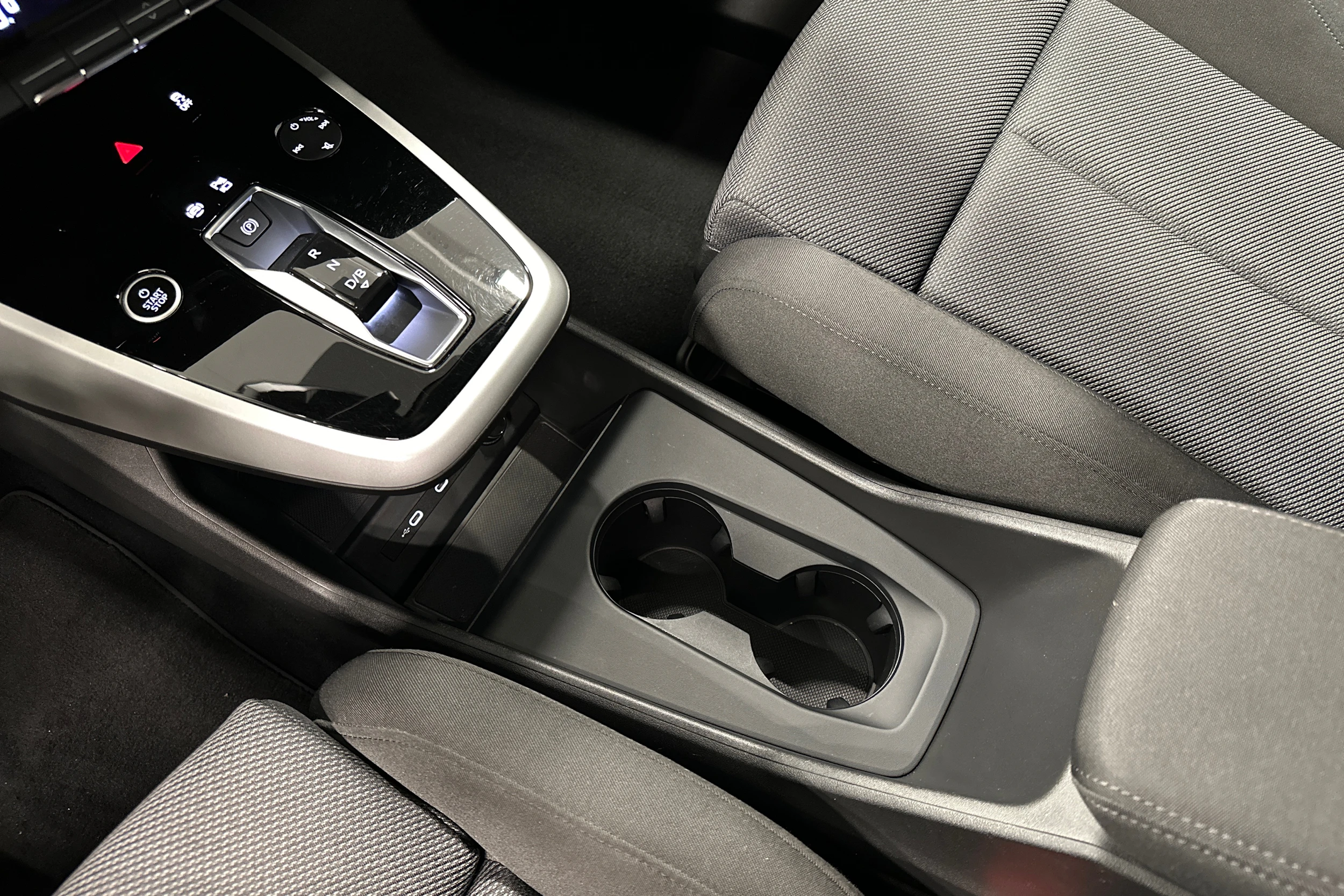 hopea Audi Q4 e-tron 2022 kuva 32.
