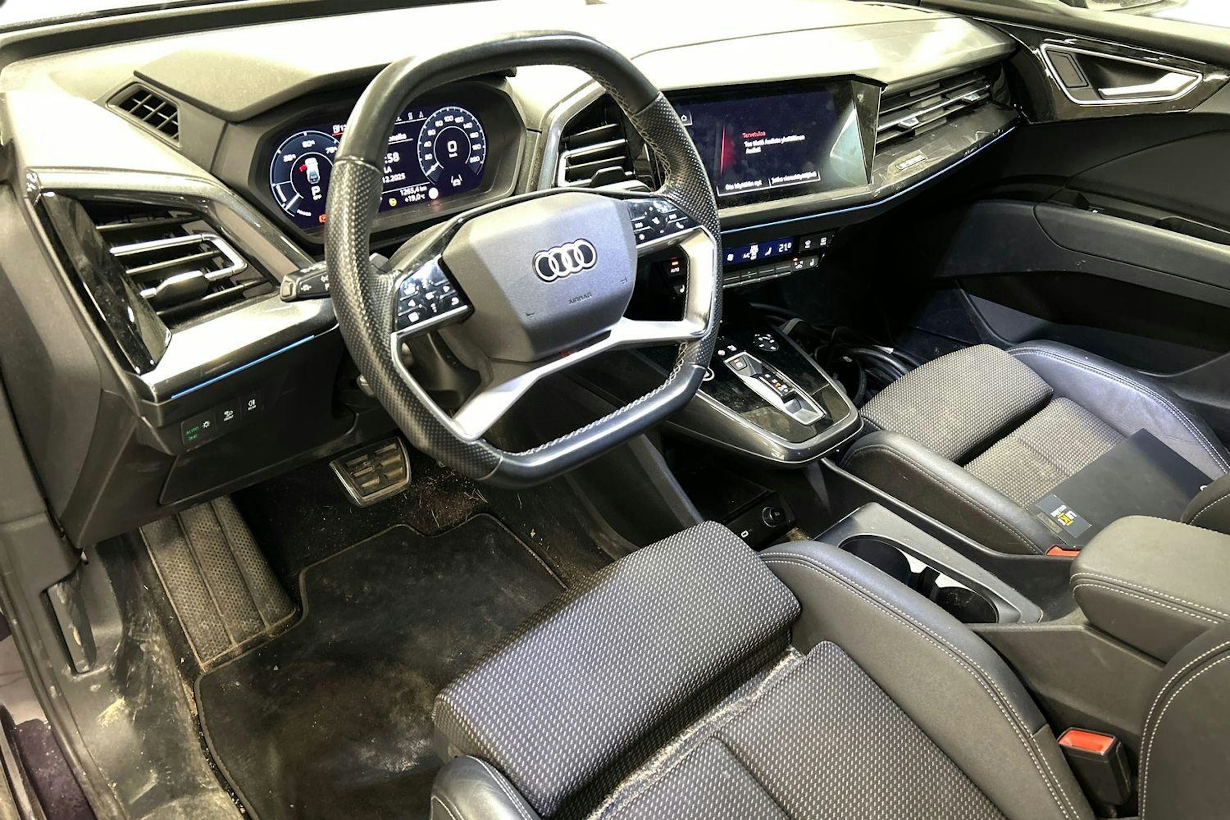 violetti Audi Q4 e-tron 2022 kuva 3.