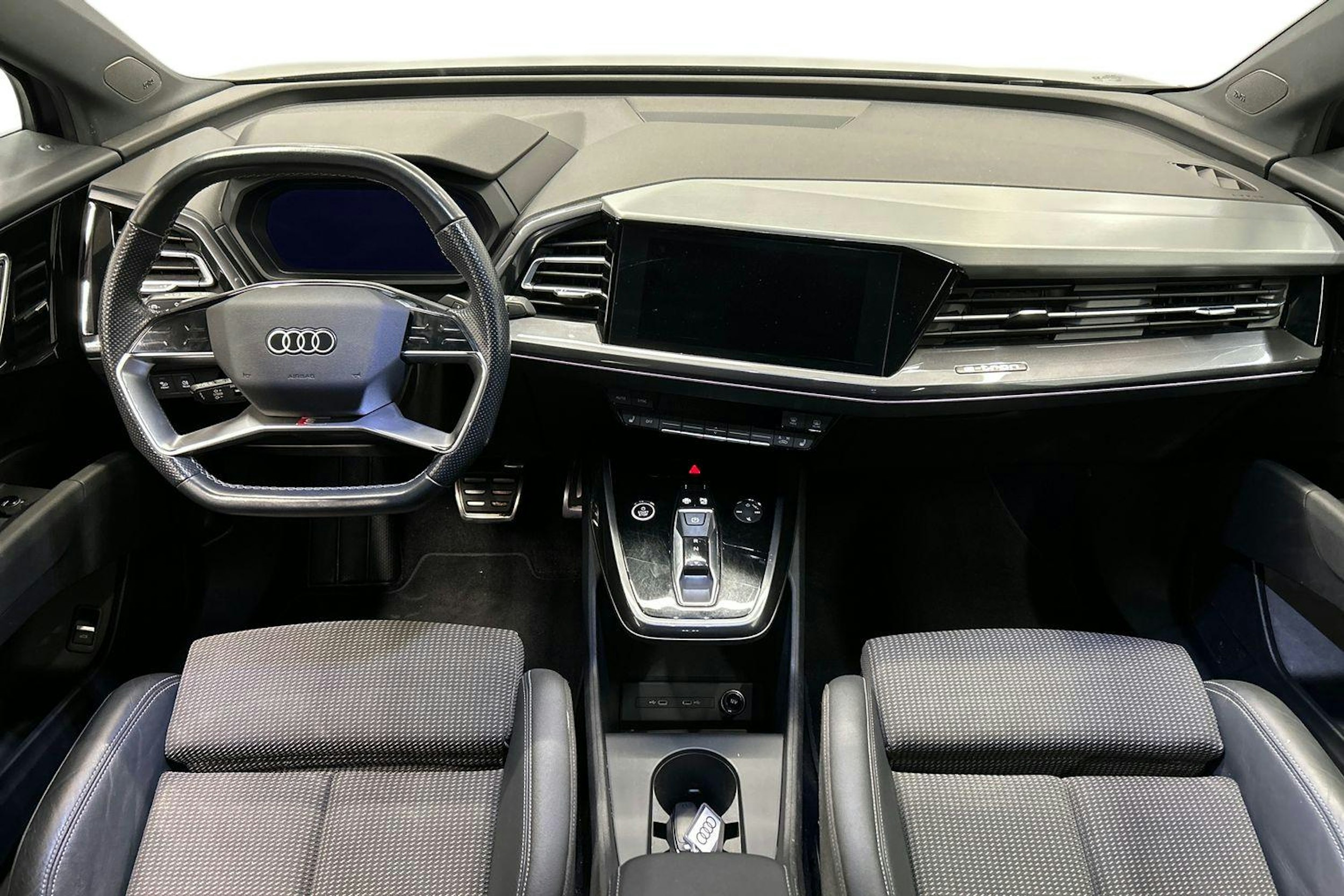 violetti Audi Q4 e-tron 2022 kuva 9.