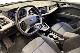 sininen Audi Q4 e-tron 2022 kuva 7.