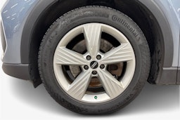 sininen Audi Q4 e-tron 2022 kuva 11.