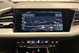 sininen Audi Q4 e-tron 2022 kuva 21.