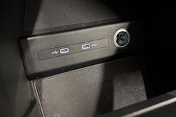 sininen Audi Q4 e-tron 2022 kuva 30.