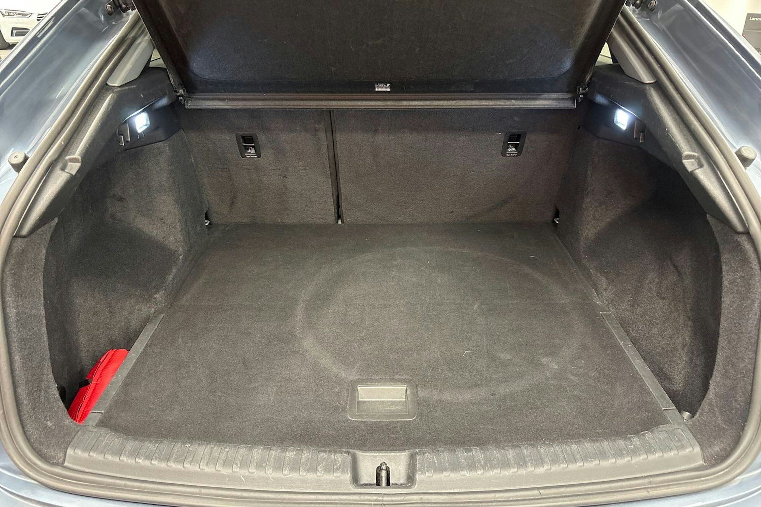 sininen Audi Q4 e-tron 2022 kuva 31.