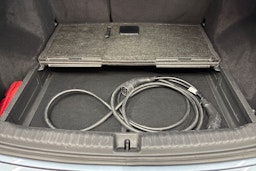 sininen Audi Q4 e-tron 2022 kuva 32.