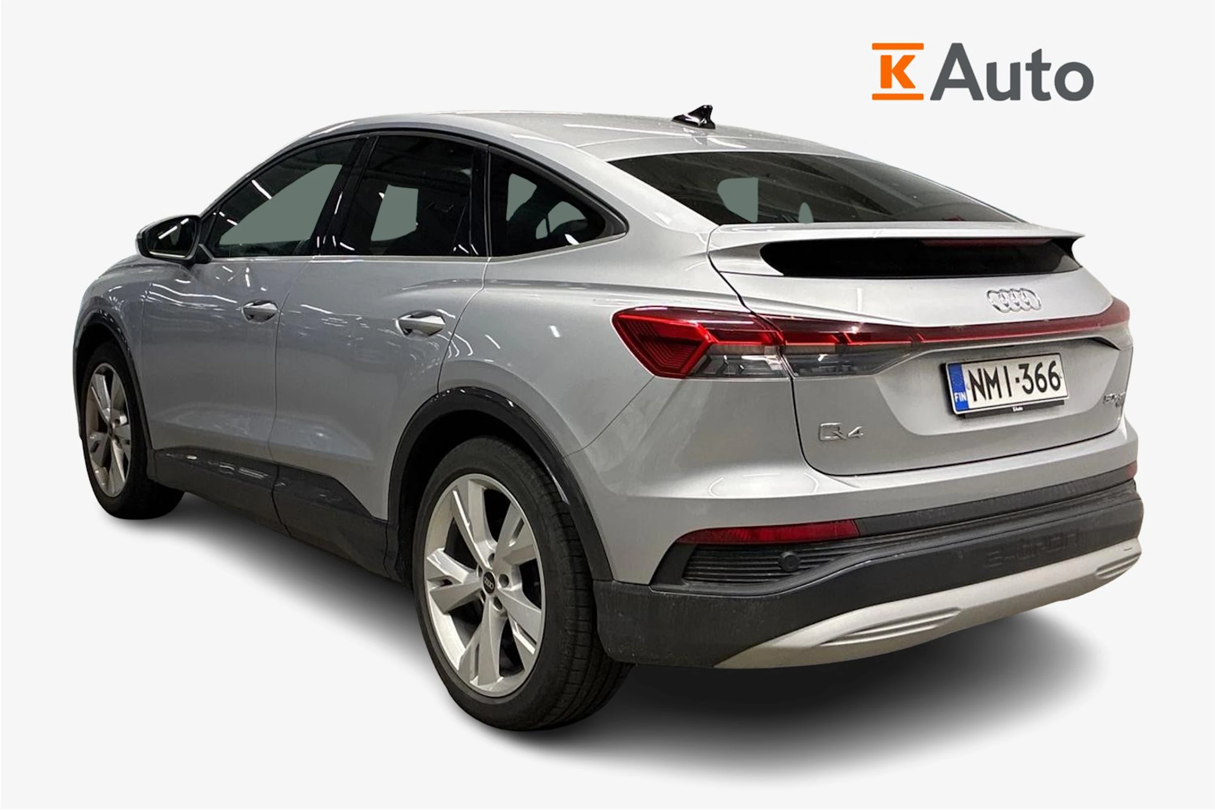 harmaa Audi Q4 e-tron 2022 kuva 2.