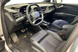 harmaa Audi Q4 e-tron 2022 kuva 3.