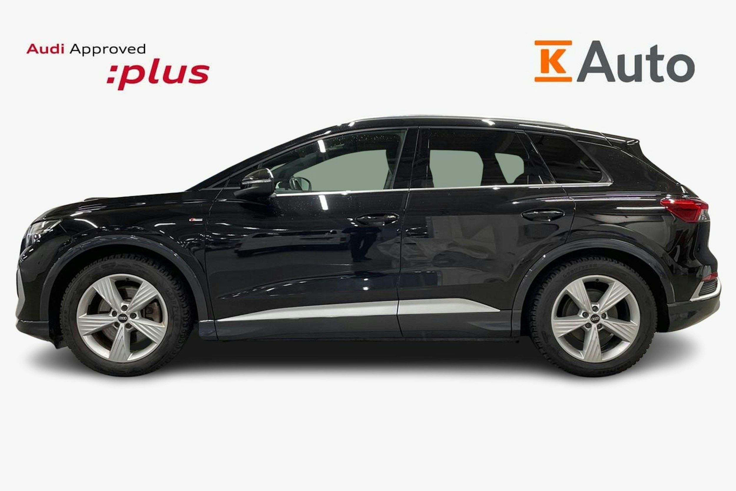 Musta Audi Q4 e-tron 2022 kuva 6.