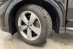 Musta Audi Q4 e-tron 2022 kuva 12.
