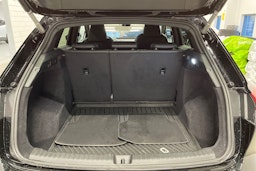 Musta Audi Q4 e-tron 2022 kuva 14.