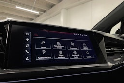 Musta Audi Q4 e-tron 2022 kuva 20.