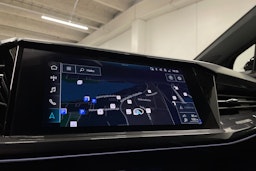 Musta Audi Q4 e-tron 2022 kuva 21.