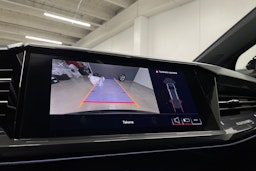 Musta Audi Q4 e-tron 2022 kuva 22.