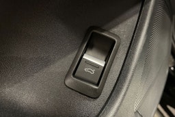 Musta Audi Q4 e-tron 2022 kuva 27.